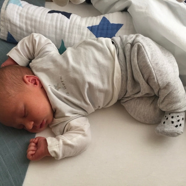 Newborn op Curaçao, hoe zit dat met kleding en slapen?