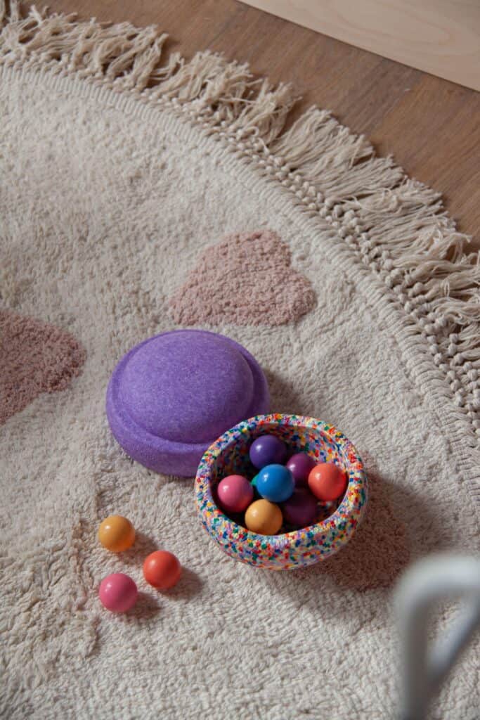 Rosy Hearts rug (⌀ 140)
