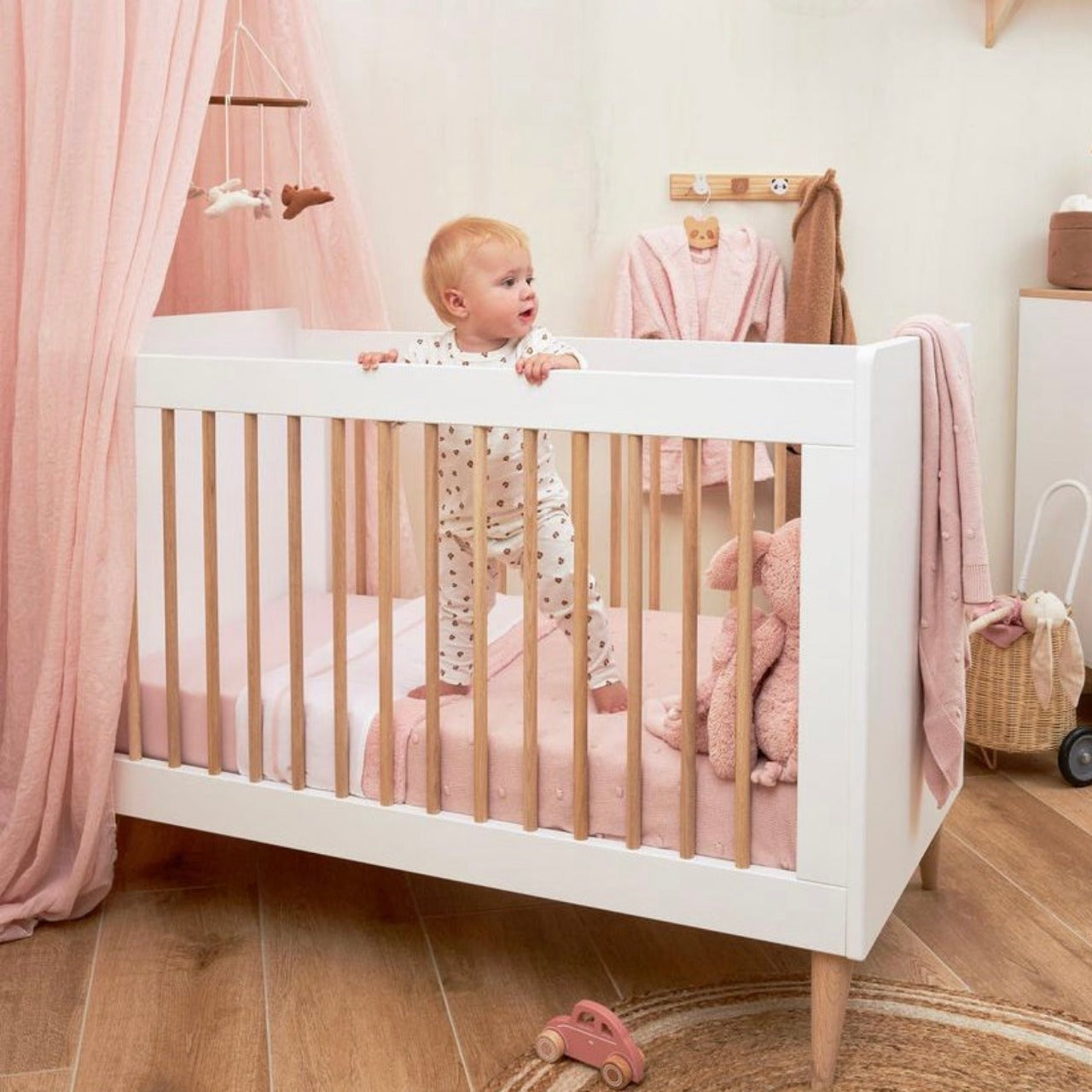 Baby cot outlet canopy