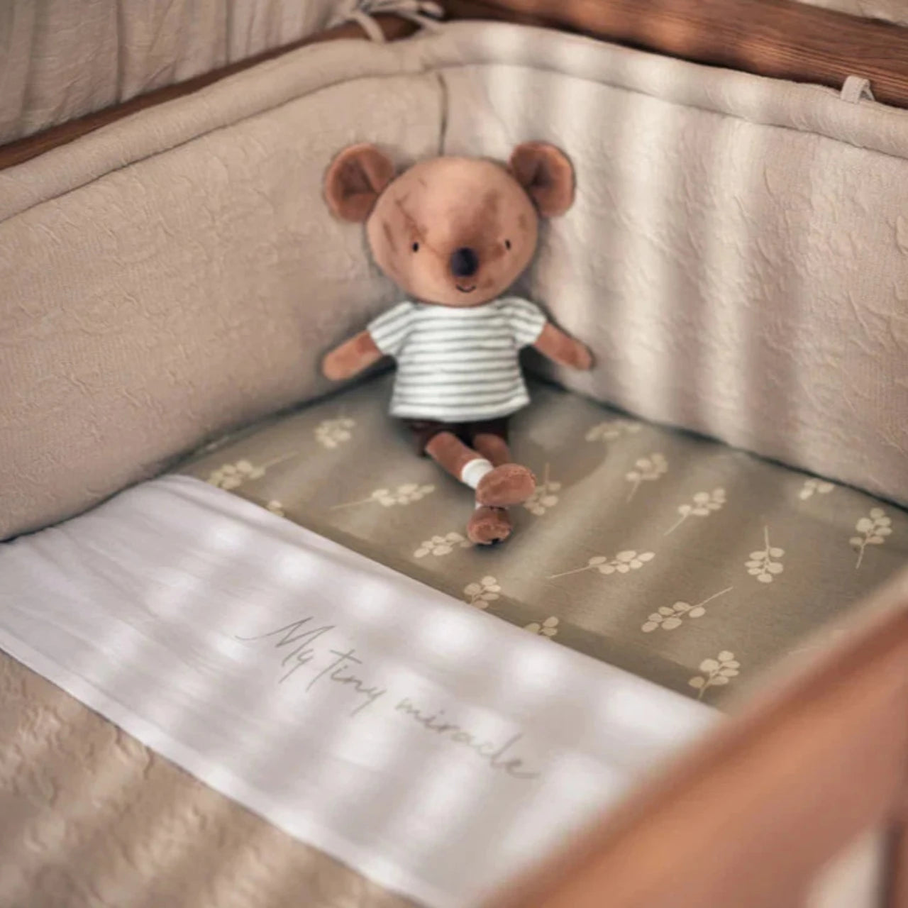 Crib sheet My Tiny Miracle 120x150 cm Olive Green Knock Knock Kids