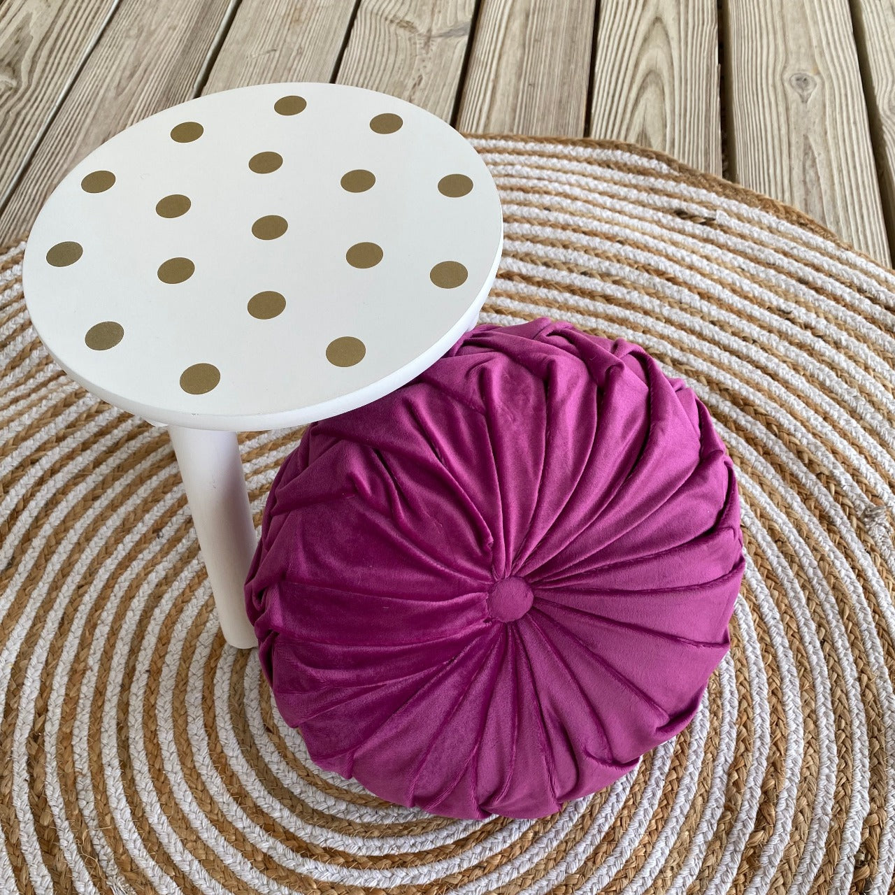 Decorative pillow bright pink/purple velvel round