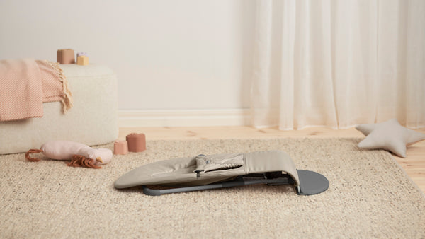 Wipstoel Bliss (0-2 jaar) - Tri-fabric Soft Sand Grey (2-in-1)