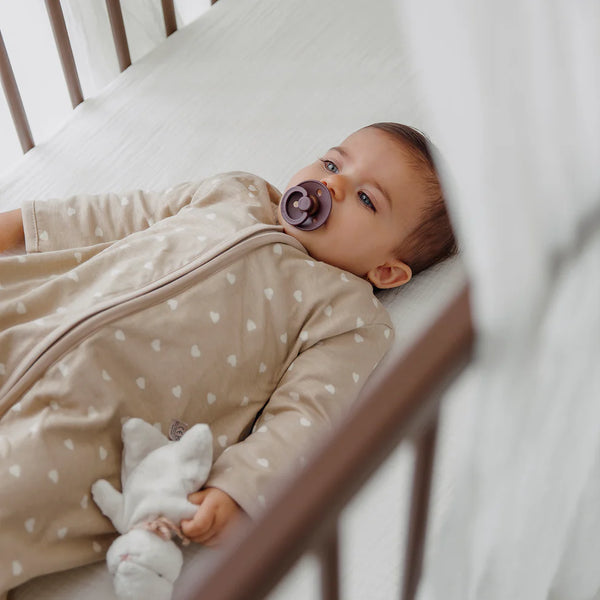 Slaapzak rond met vaste mouw - Sweet Hearts Sand (1.0 TOG)