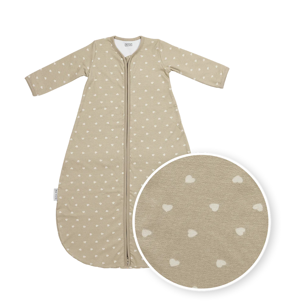 Slaapzak rond met vaste mouw - Sweet Hearts Sand (1.0 TOG)