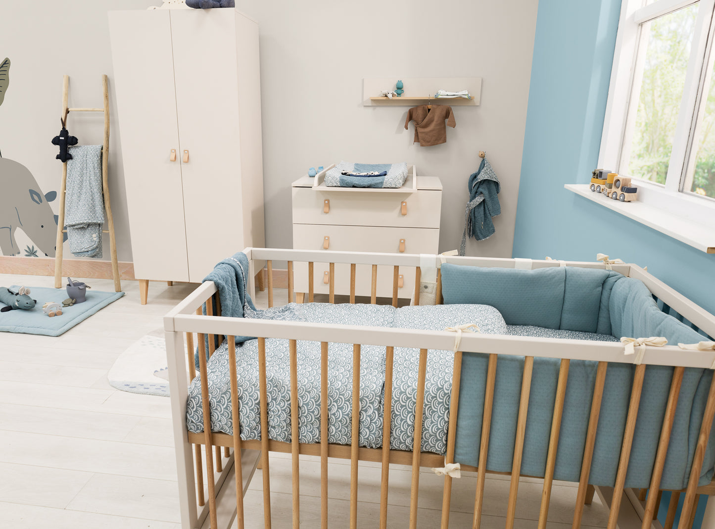 Bopita 3-delige babykamer Amira (bed incl matras, commode en kast)