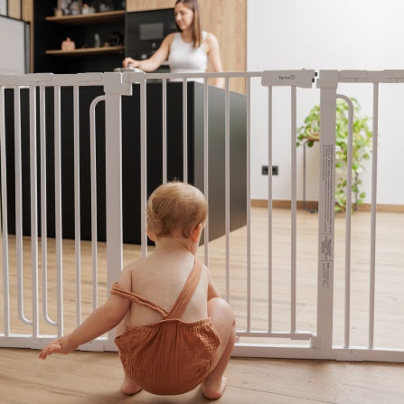Stair gate white (without drilling) - steel