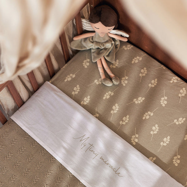 Fitted bed sheet (60x120 cm) - Twig Olive Green