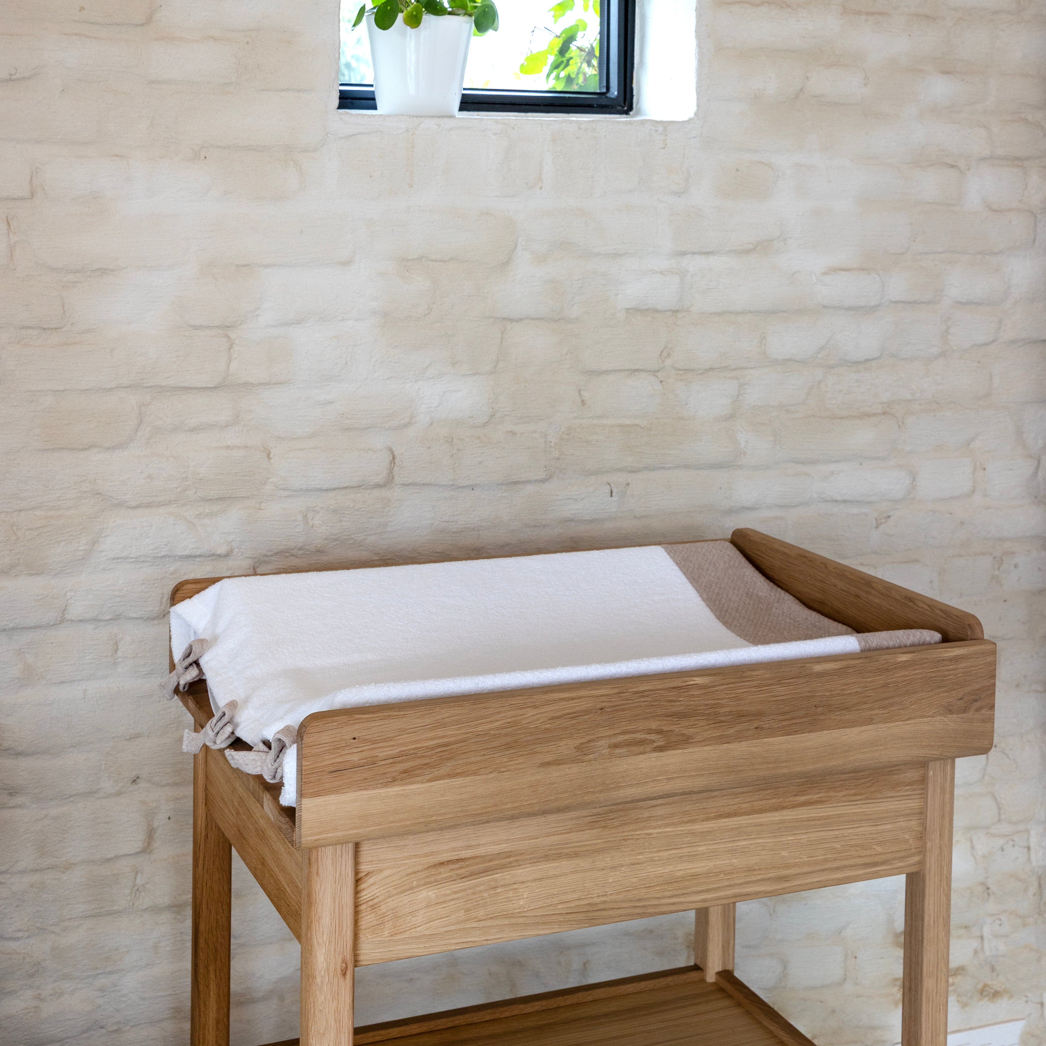 Forrest Commode - Eiken