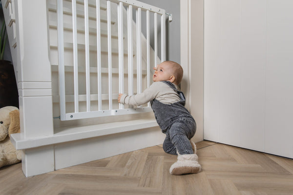 Fenss Stair Gate Oslo - White (wood)