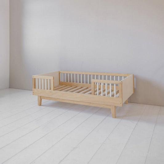 Toddler bed Natural wood with white bars 70x140